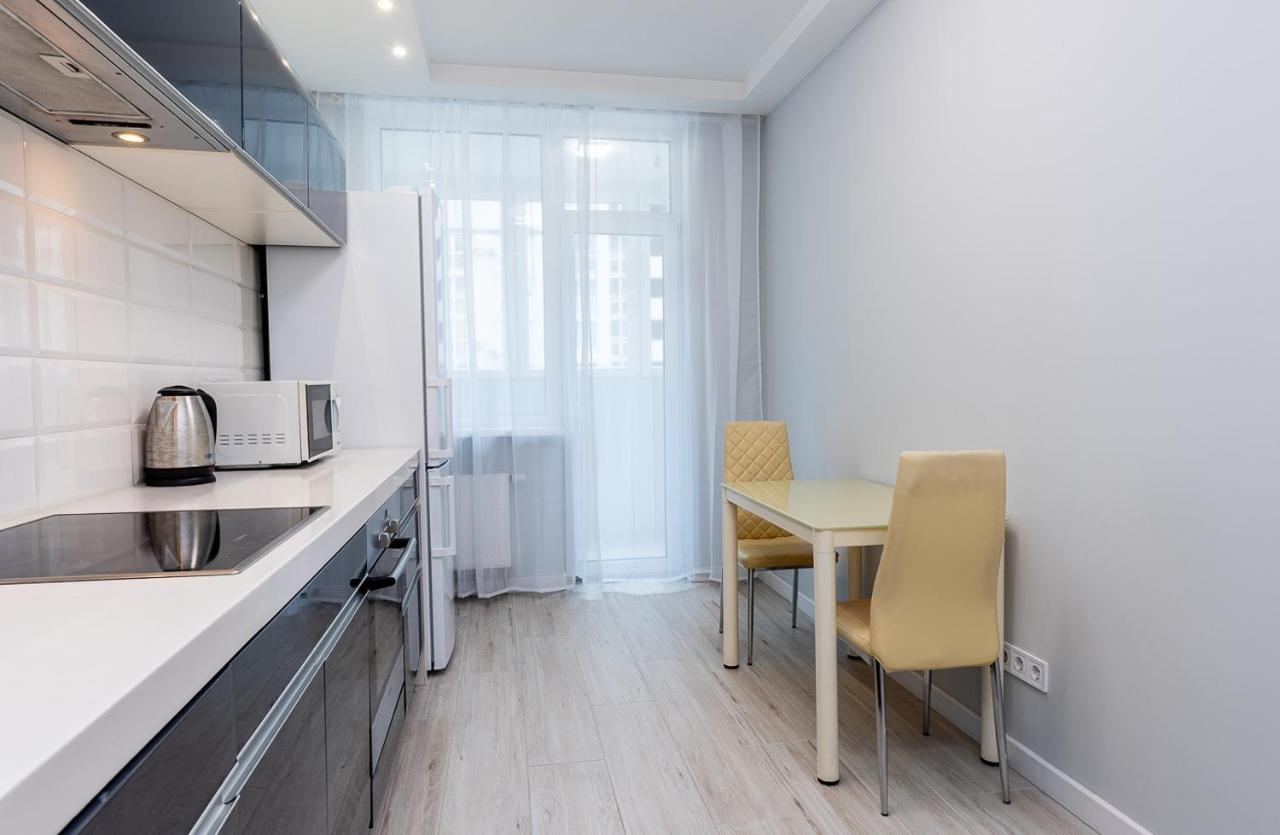 Ferienwohnung Flatrent Drahomanova 2A Kiew Exterior foto